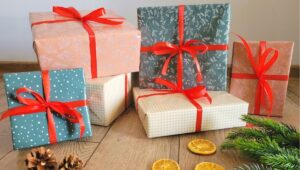 165+ Gift Wrapping Puns That Will Tie You Up in Laughter