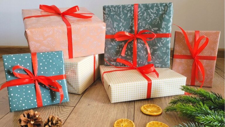 165+ Gift Wrapping Puns That Will Tie You Up in Laughter
